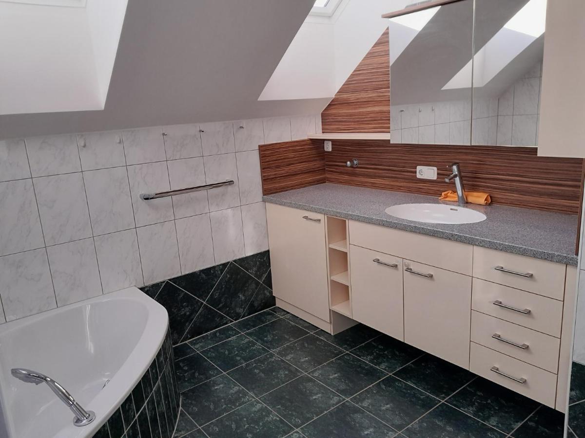 Asbacher Klosterkeller Stratzing Экстерьер фото